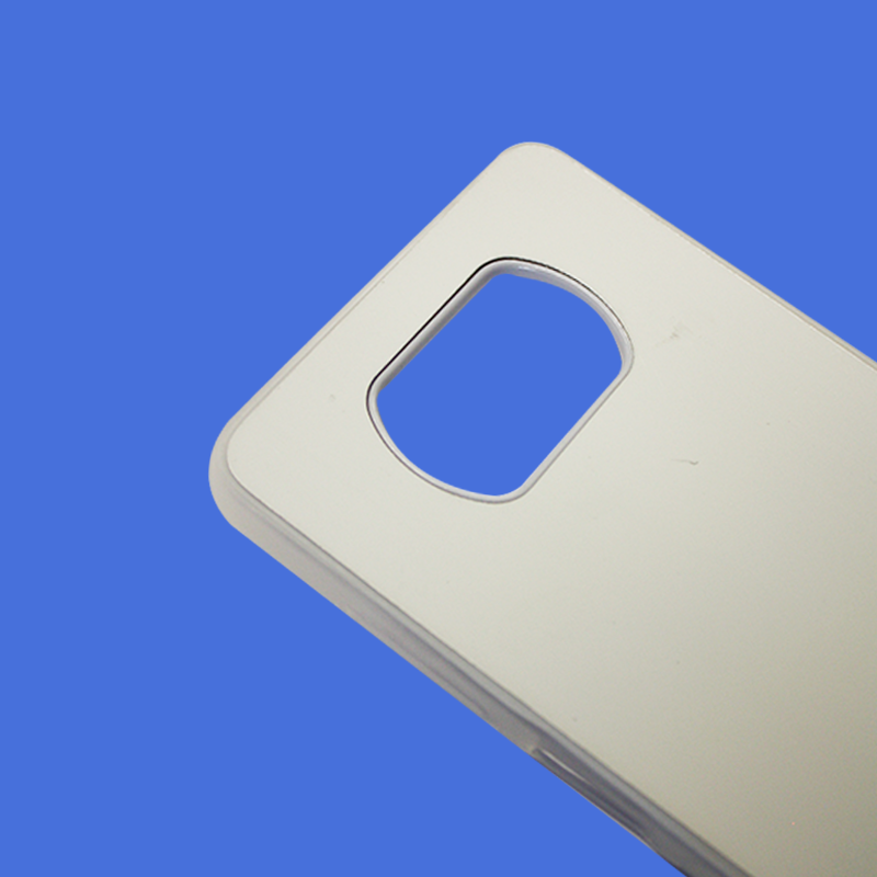 Vidéo montrant le processus de fabrication d'une coque 2D TPU